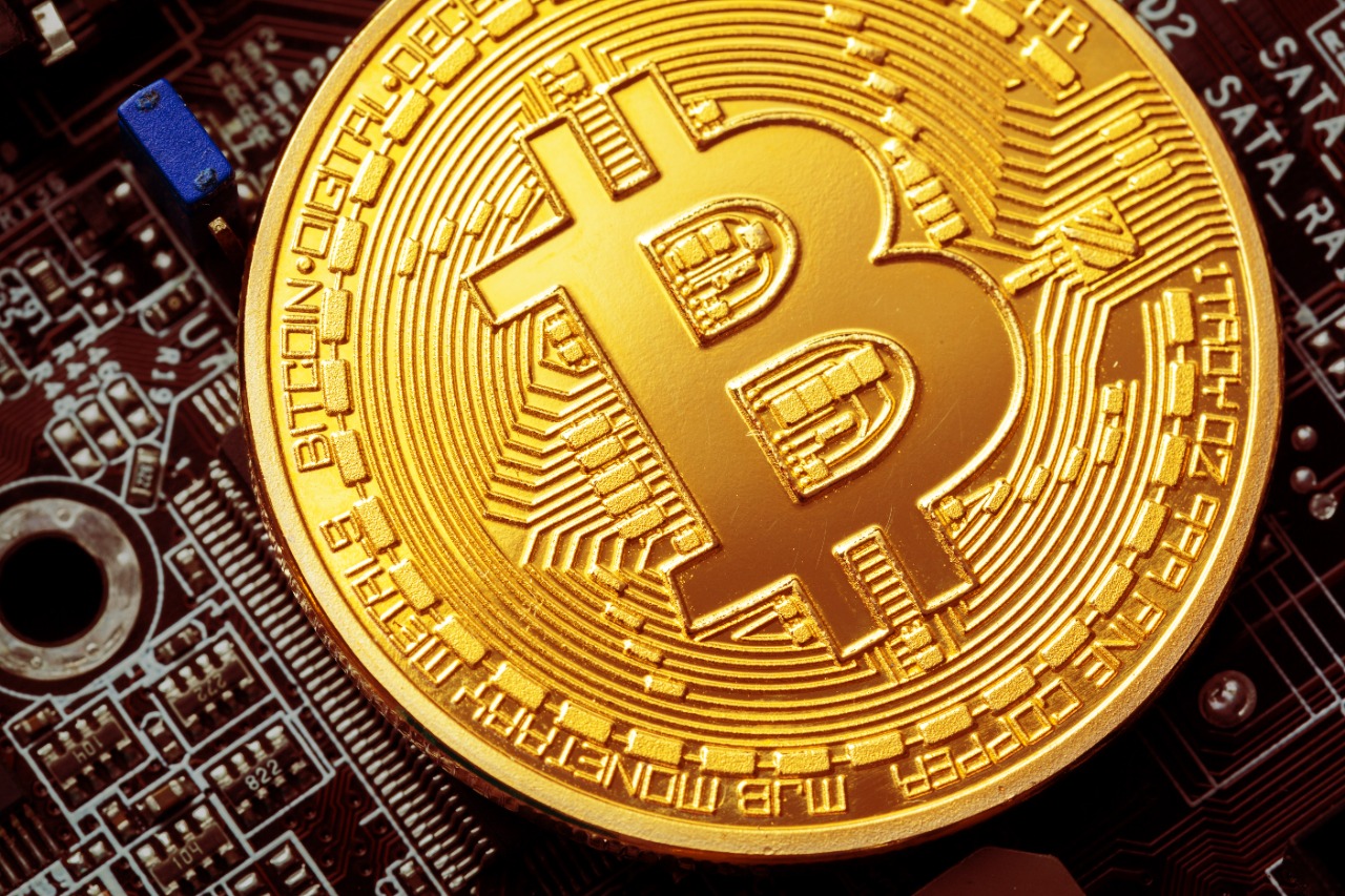 Bitcoin é seguro? Entenda mais sobre essa criptomoeda