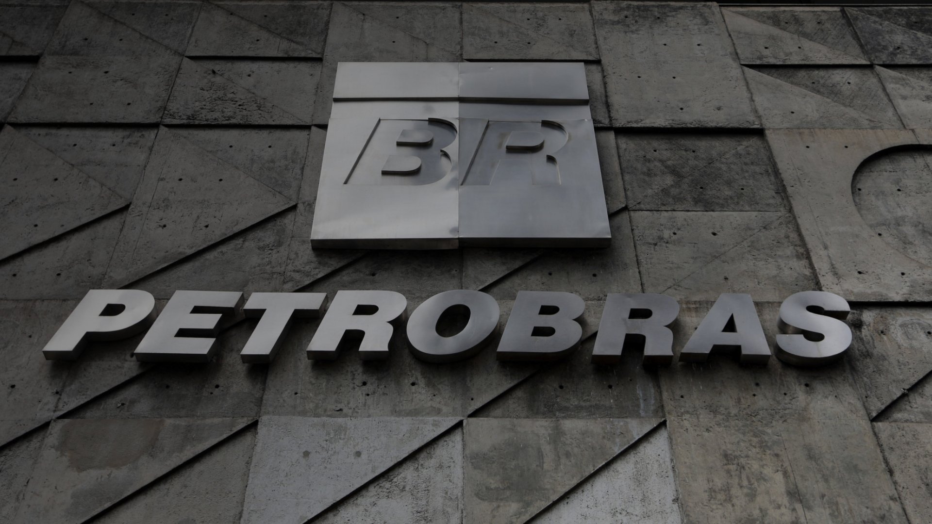 É o momento certo de comprar ações da Petrobras?