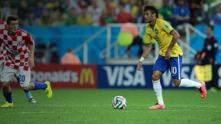 Como investir o salário dos jogadores da seleção brasileira?