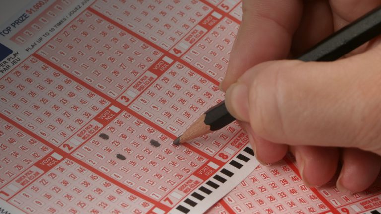 R$850 milhões: Como investir o prêmio da Mega da Virada?